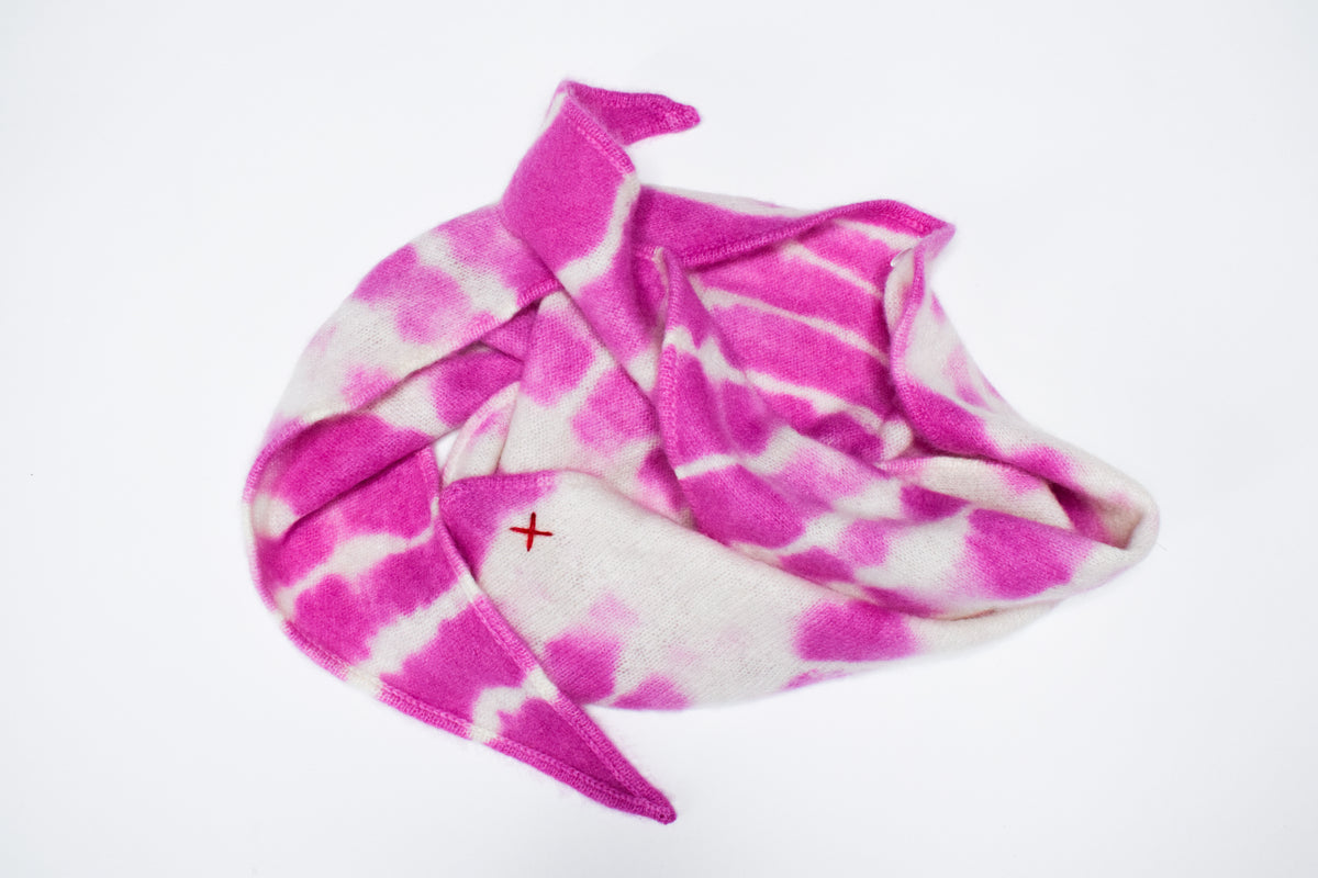 Tie-Dye Dreieckschal Offwhite/Fuchsia aus Kaschmir von Mell-o – Ansicht 3