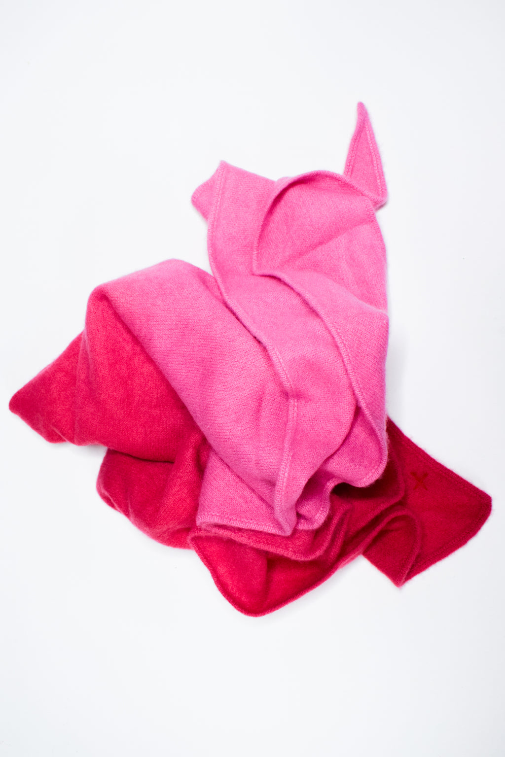 Kleiner Dip-Dye Dreieckschal Himbeer/Pink aus Kaschmir von Mell-o – Ansicht 3