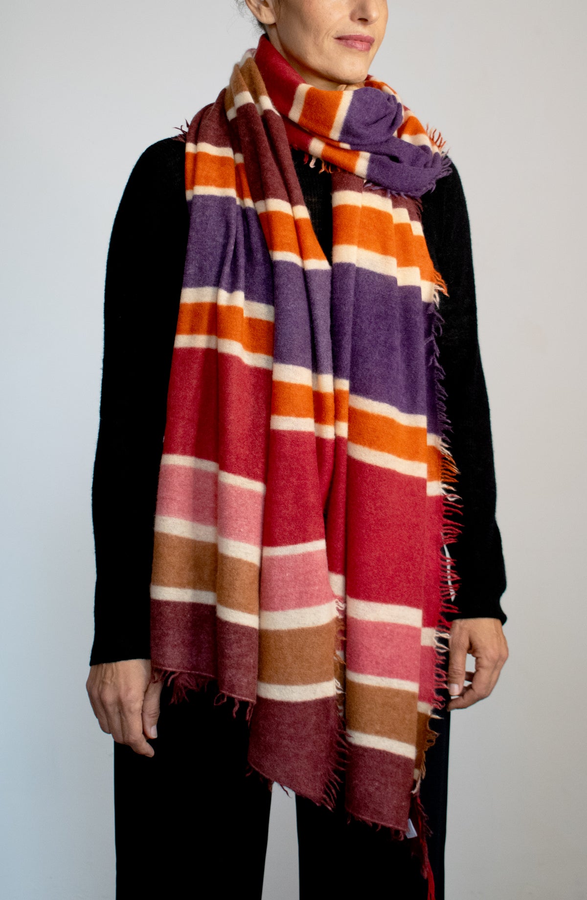 Nomad Stripe Kaschmirschal von Mell-o – Ansicht 2