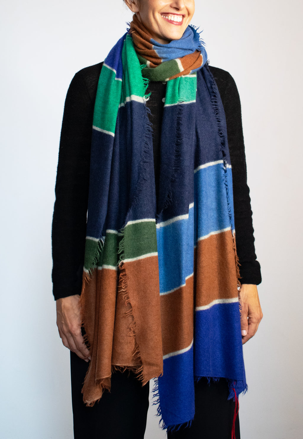 Nomad Stripe Kaschmirschal von Mell-o – Ansicht 2