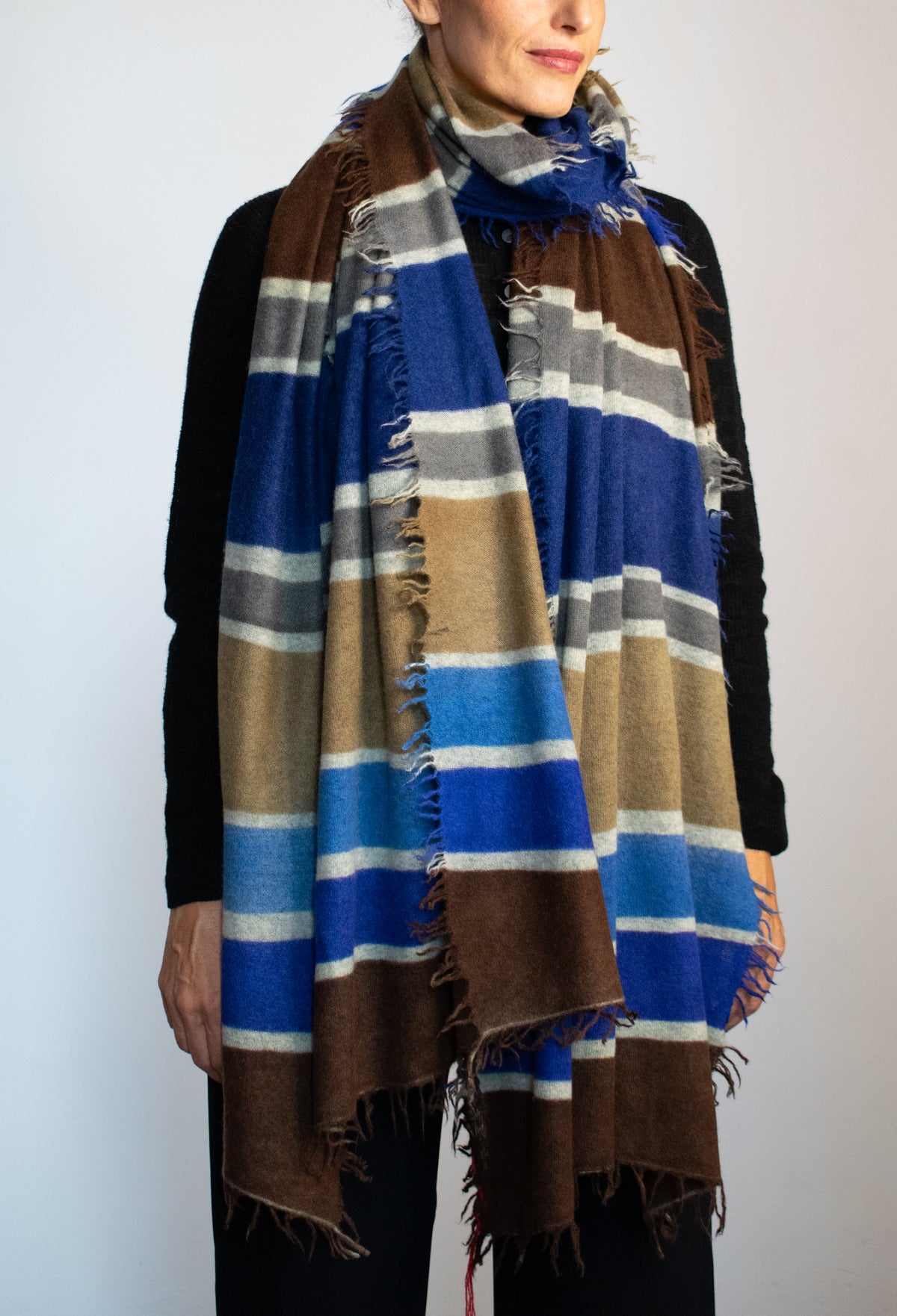 Nomad Stripe Kaschmirschal von Mell-o – Ansicht 2