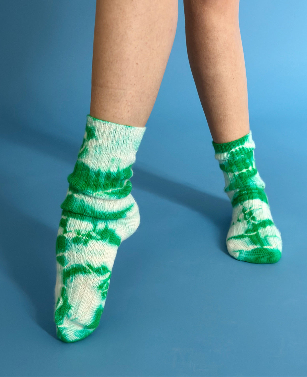 Tie-Dye Kaschmirsocken Evergreen von Mell-o – Ansicht 2
