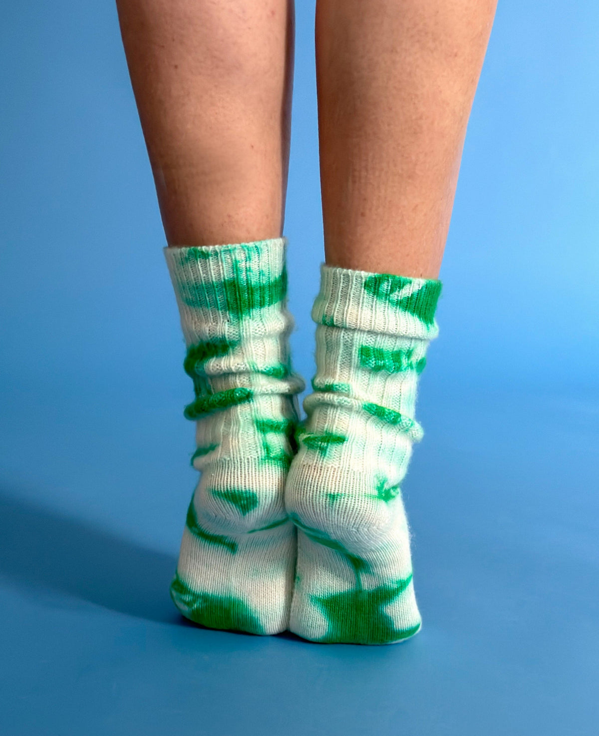 Tie-Dye Kaschmirsocken Evergreen von Mell-o – Ansicht 3