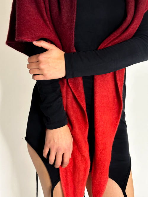 Großer Dip-Dye Dreieckschal Rot/Braun aus Kaschmir von Mell-o – Ansicht 2